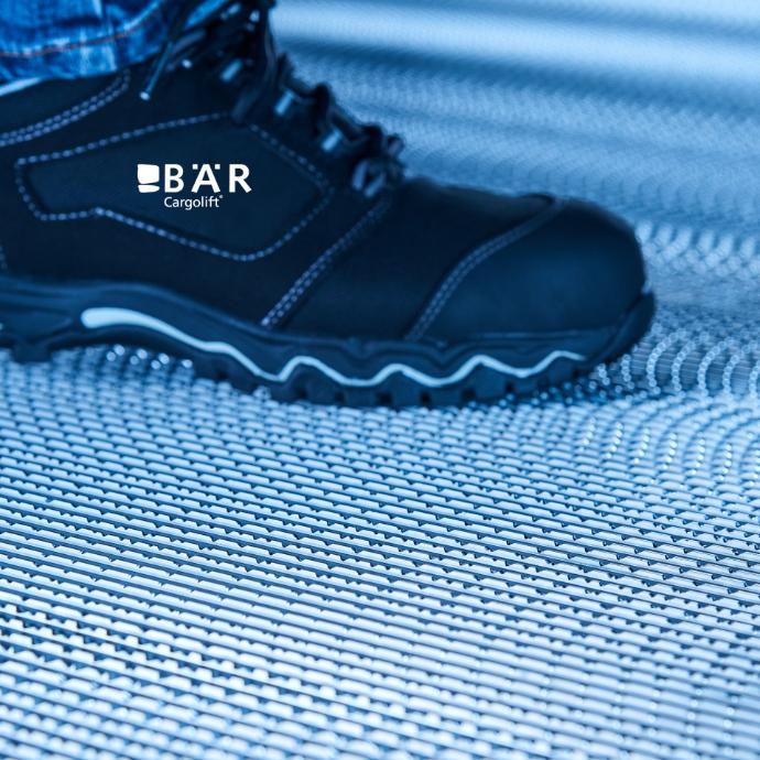 Arbeitsschuh auf gefräster Bär Aluminium-Plattform